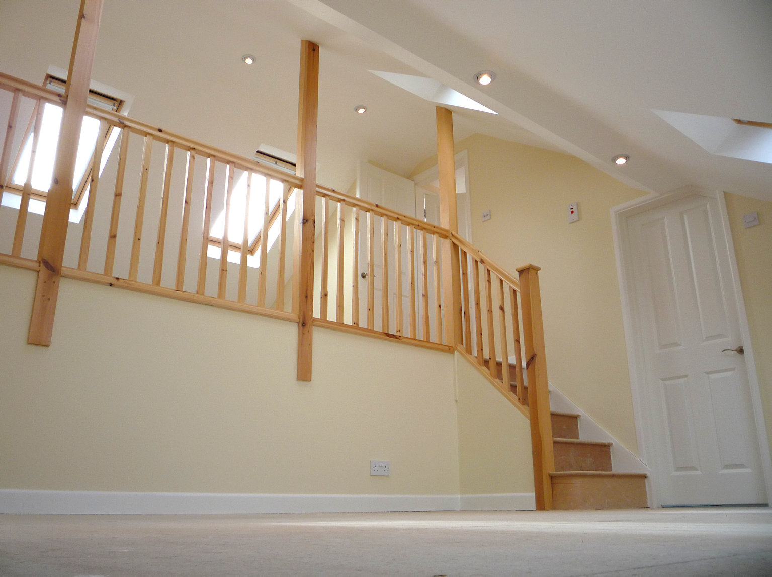 Modern staircase design by MPK Lofts Conversion and Construction