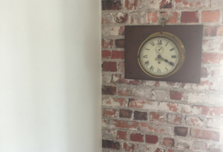 Bricks-Wall-Clock